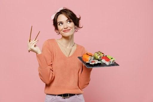 Ăn sushi khi cho con bú: Lợi ích, rủi ro và cách chế biến an toàn