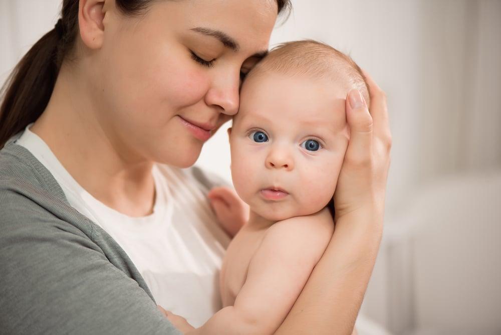 Thóp Trẻ Sơ Sinh: Tầm Quan Trọng, Thời Gian Đóng Bình Thường, và Khi Nào Cần Lo Ngại