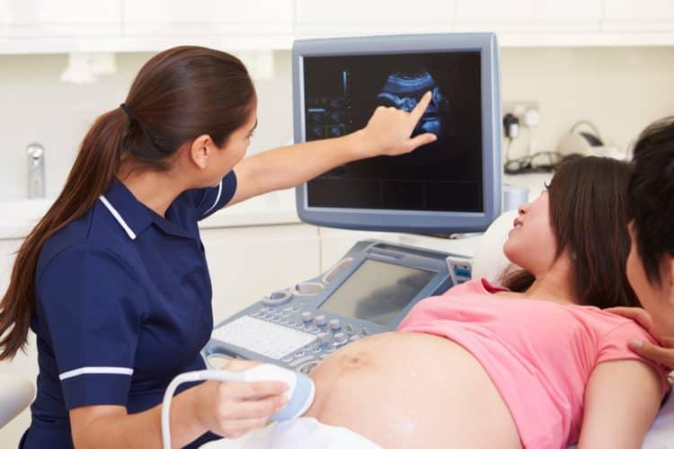 Mang thai với bệnh tim: Những điều cần biết