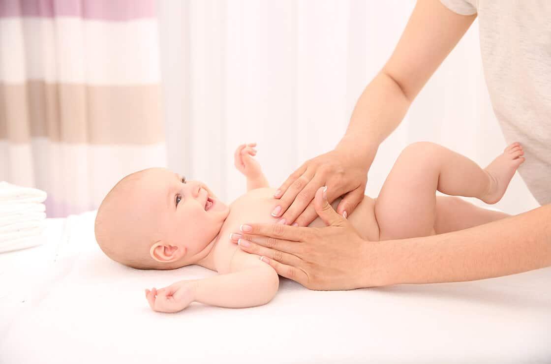 Massage Cho Trẻ Sơ Sinh: Hướng Dẫn Chi Tiết Để Mang Lại Lợi Ích Tối Đa