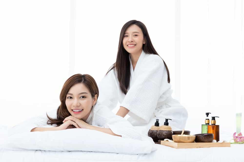 Massage Sau Sinh: Lợi Ích, Kỹ Thuật và Mẹo Tiết Kiệm Thời Gian