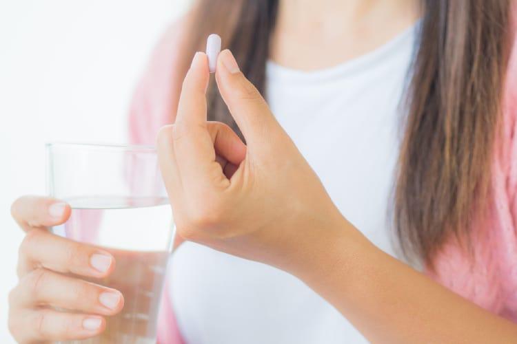 Ursodiol: Công dụng, Liều dùng, Tác dụng phụ và Lưu ý